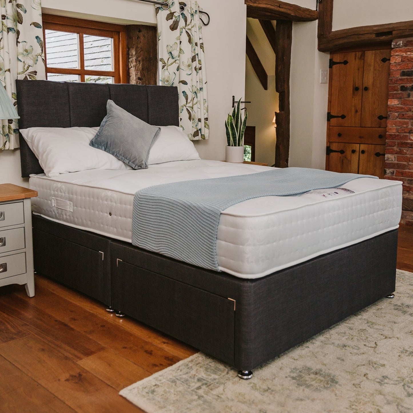 Knightsbridge 1000 Pocket Sprung Mattress CLEARANCE