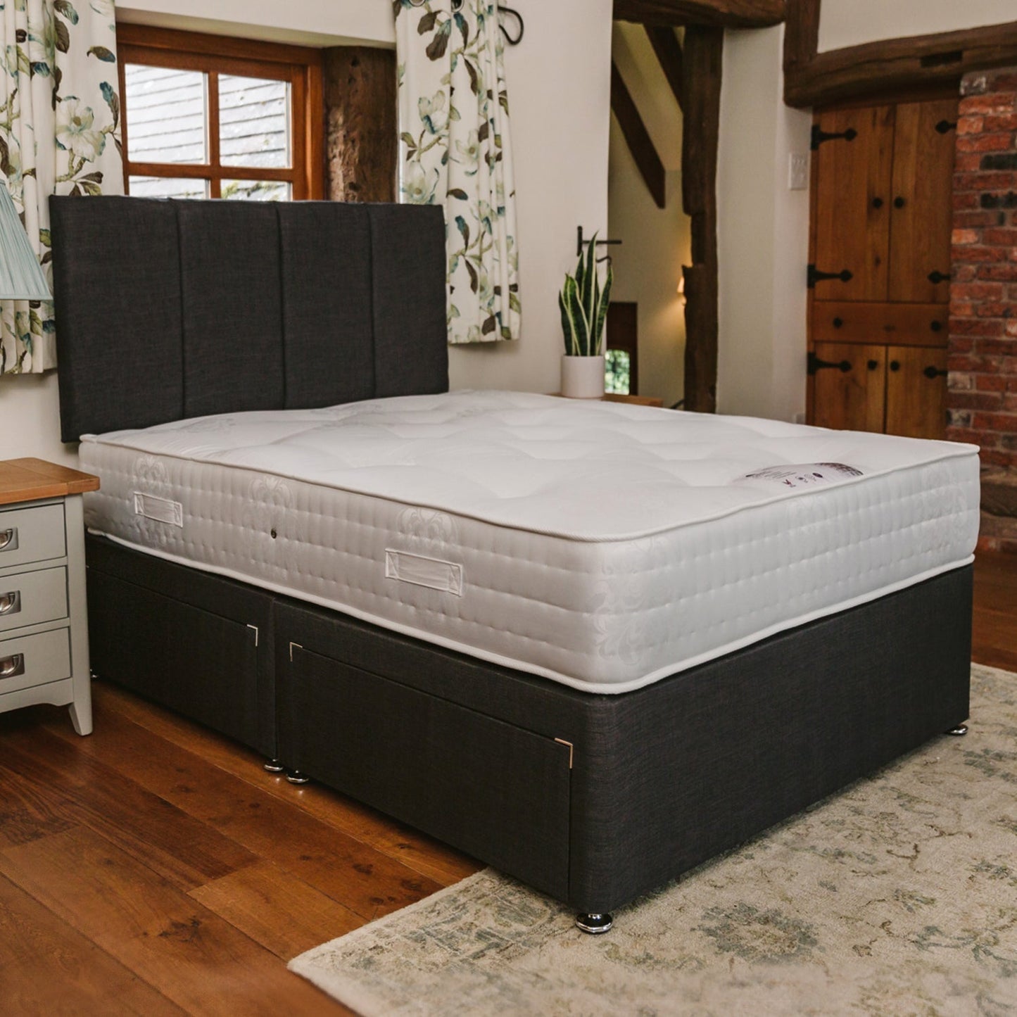 Knightsbridge 1000 Pocket Sprung Mattress CLEARANCE